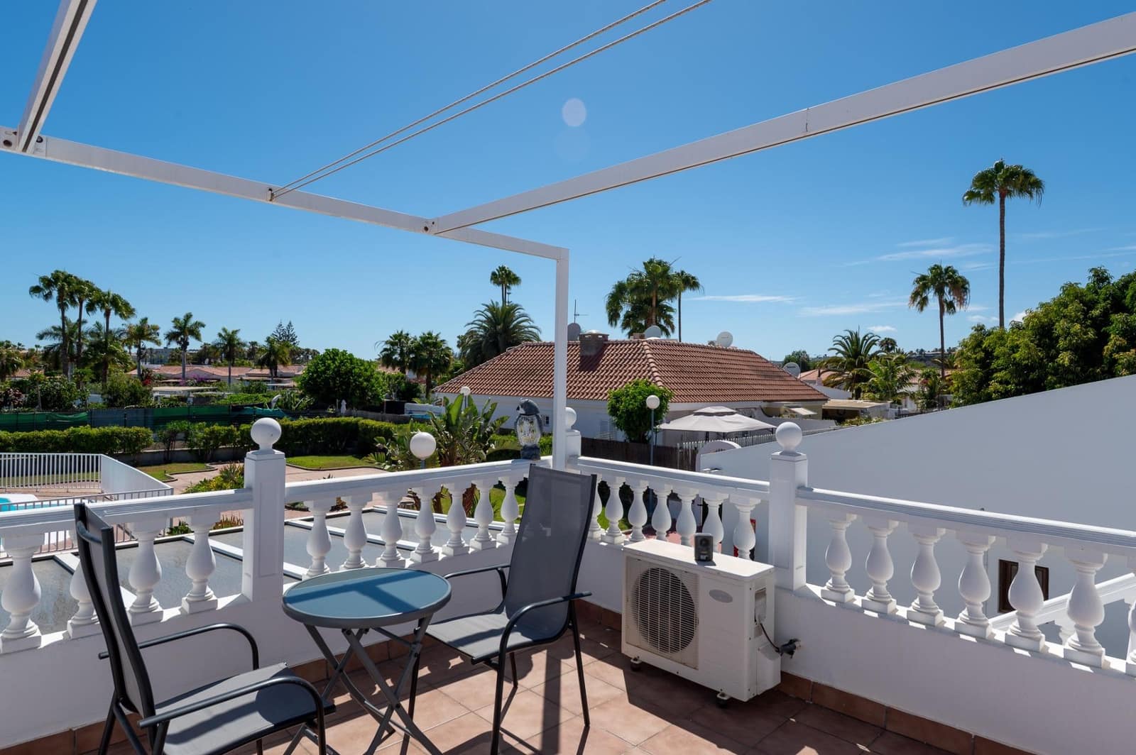 2 bedroom Bungalow for sale in Maspalomas with pool - € 425,000 (Ref: 9936410)