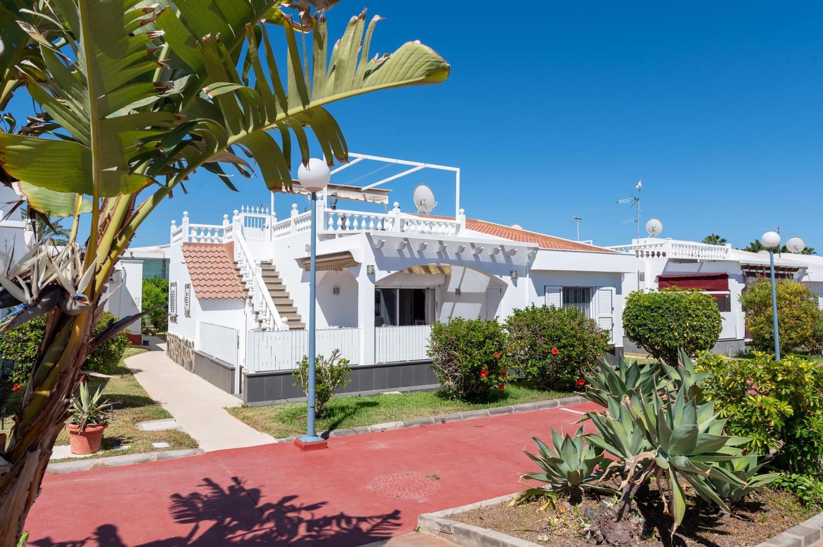 2 bedroom Bungalow for sale in Maspalomas with pool - € 425,000 (Ref: 9936410)