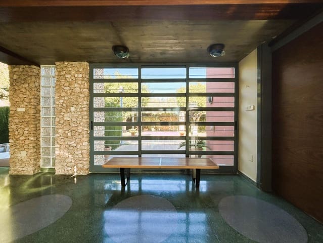 Chalet de 4 habitaciones en Dehesa de Campoamor, Orihuela en venta con piscina garaje - 1.500.000 € (Ref: 9450708)