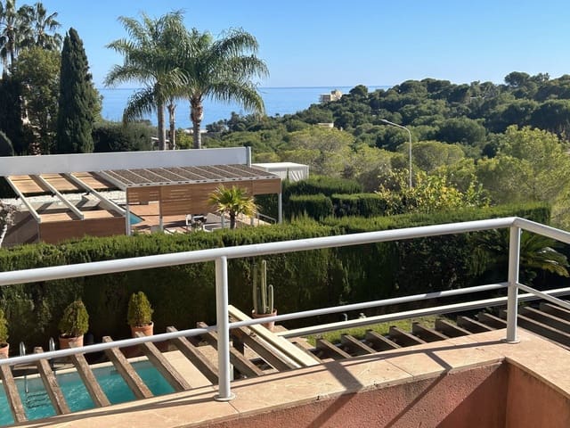 Chalet de 4 habitaciones en Dehesa de Campoamor, Orihuela en venta con piscina garaje - 1.500.000 € (Ref: 9450708)