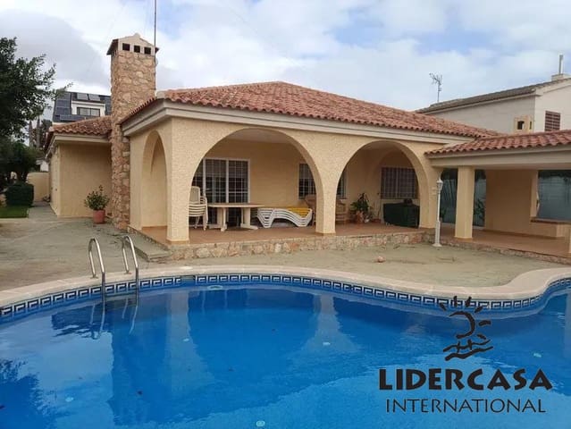 4 sypialnia Willa na sprzedaż w Dehesa de Campoamor, Orihuela z basenem garażem - 799 000 € (Ref: 9450709)