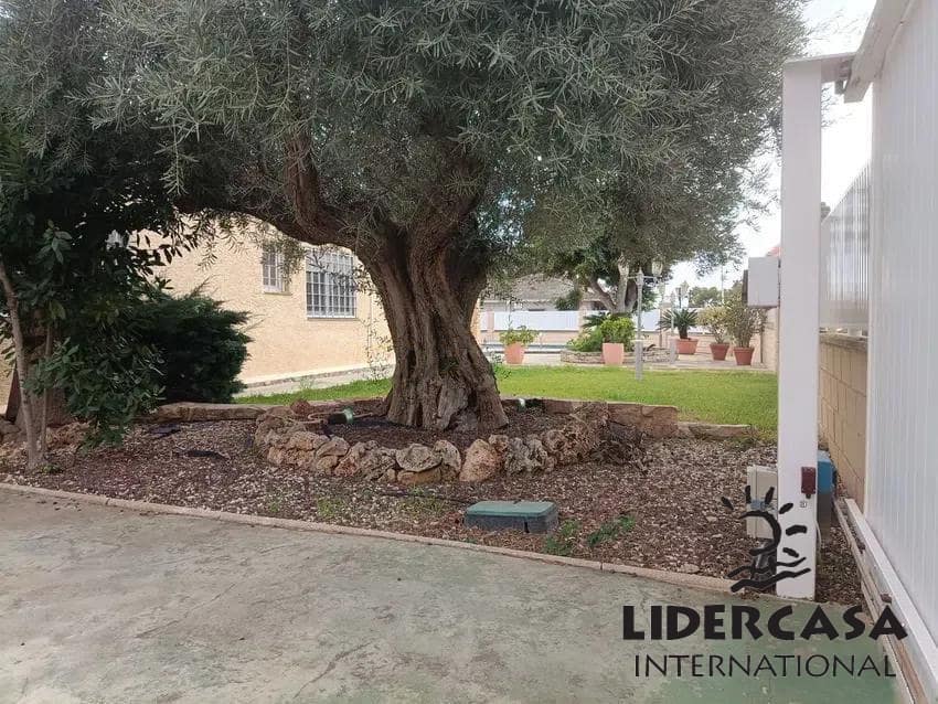 4 sypialnia Willa na sprzedaż w Orihuela z basenem garażem - 799 000 € (Ref: 9450709)