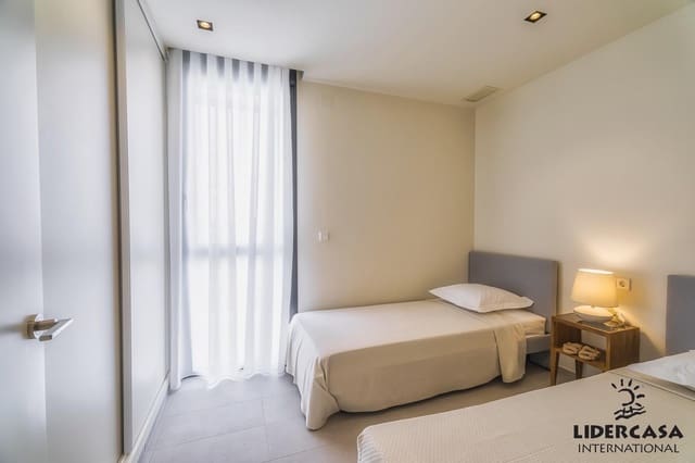 2 soveværelse Semi-Rækkehus til salg i Pilar de la Horadada ciudad, Pilar de la Horadada med swimmingpool garage - € 299.900 (Ref: 9450721)