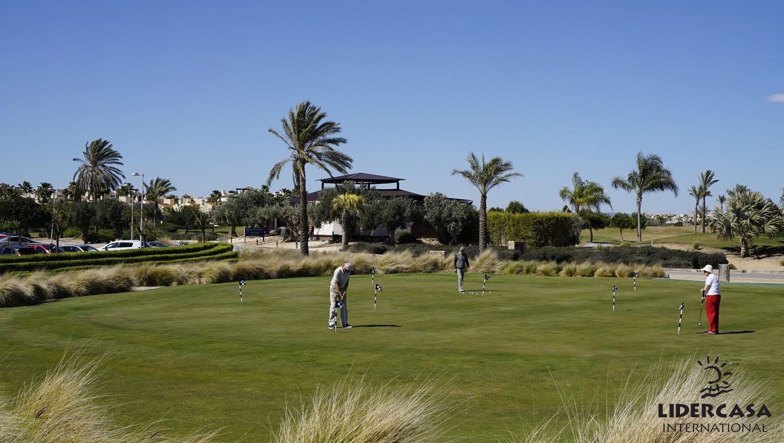 3 makuuhuone Paritalo myytävänä paikassa Roda mukana uima-altaan 
autotalli - 362 000 € (Ref: 9450725)