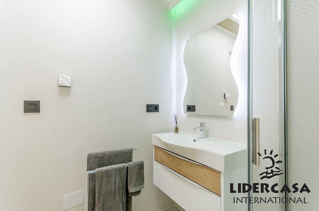 3 soveværelse Lejlighed til salg i Torrevieja med swimmingpool garage - € 305.000 (Ref: 9450726)