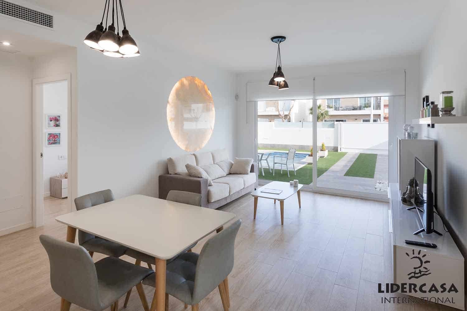 3 soveværelse Semi-Rækkehus til salg i San Pedro del Pinatar med swimmingpool - € 389.000 (Ref: 9450728)