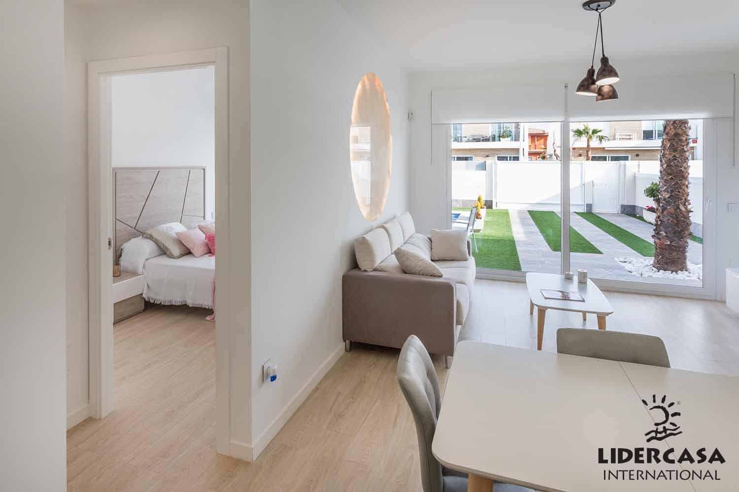 3 soveværelse Semi-Rækkehus til salg i San Pedro del Pinatar med swimmingpool - € 389.000 (Ref: 9450728)