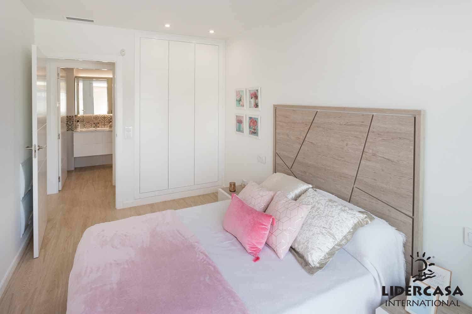 3 soveværelse Semi-Rækkehus til salg i San Pedro del Pinatar med swimmingpool - € 389.000 (Ref: 9450728)