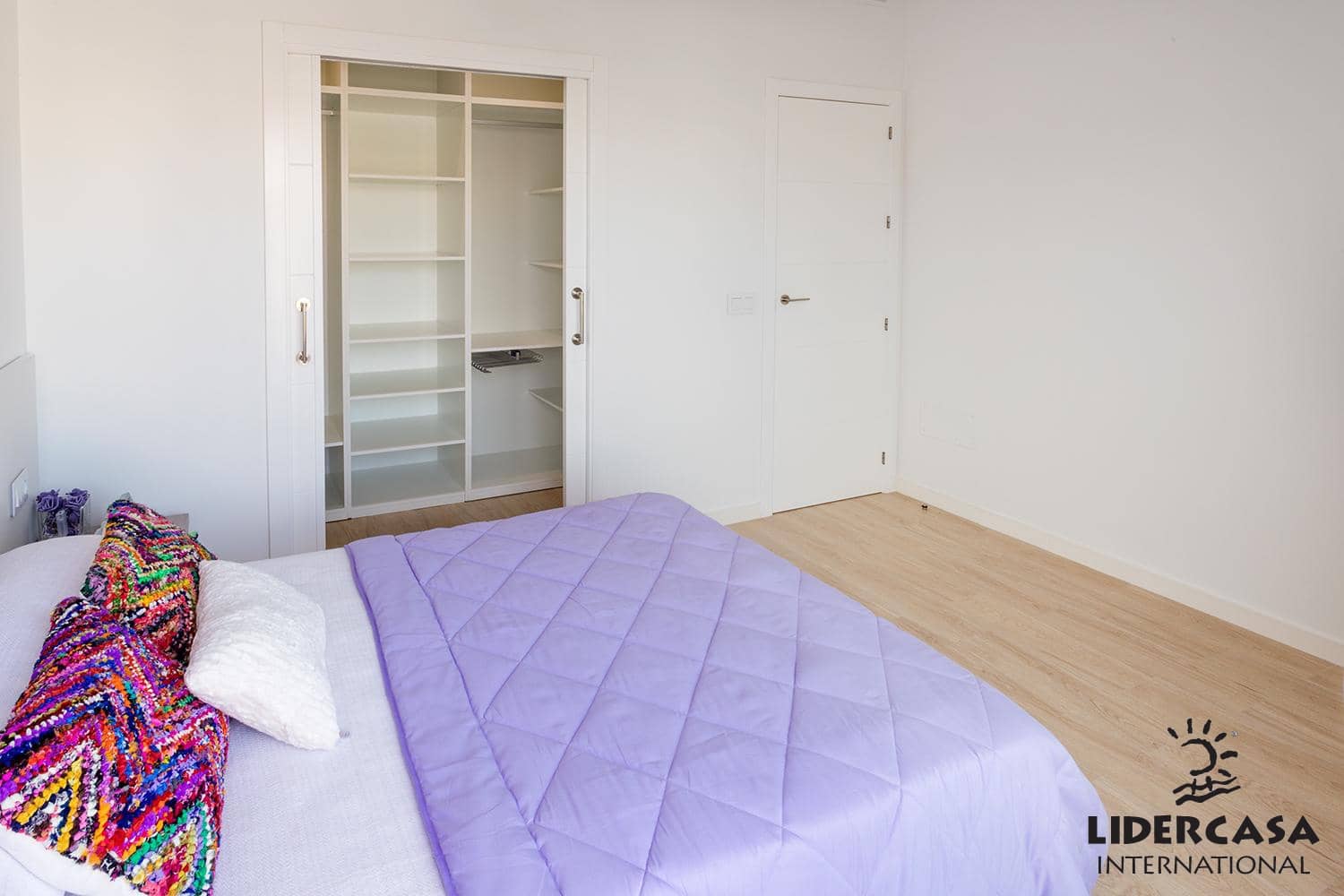 3 soveværelse Semi-Rækkehus til salg i San Pedro del Pinatar med swimmingpool - € 389.000 (Ref: 9450728)