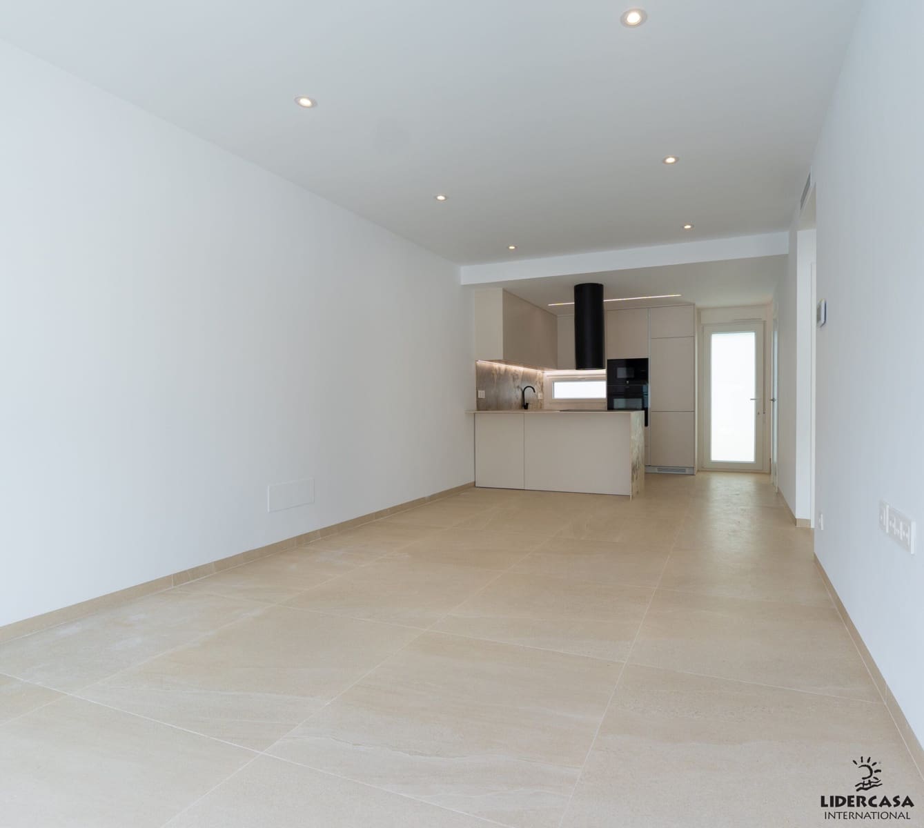 3 soveværelse Semi-Rækkehus til salg i San Pedro del Pinatar med swimmingpool - € 389.000 (Ref: 9450728)