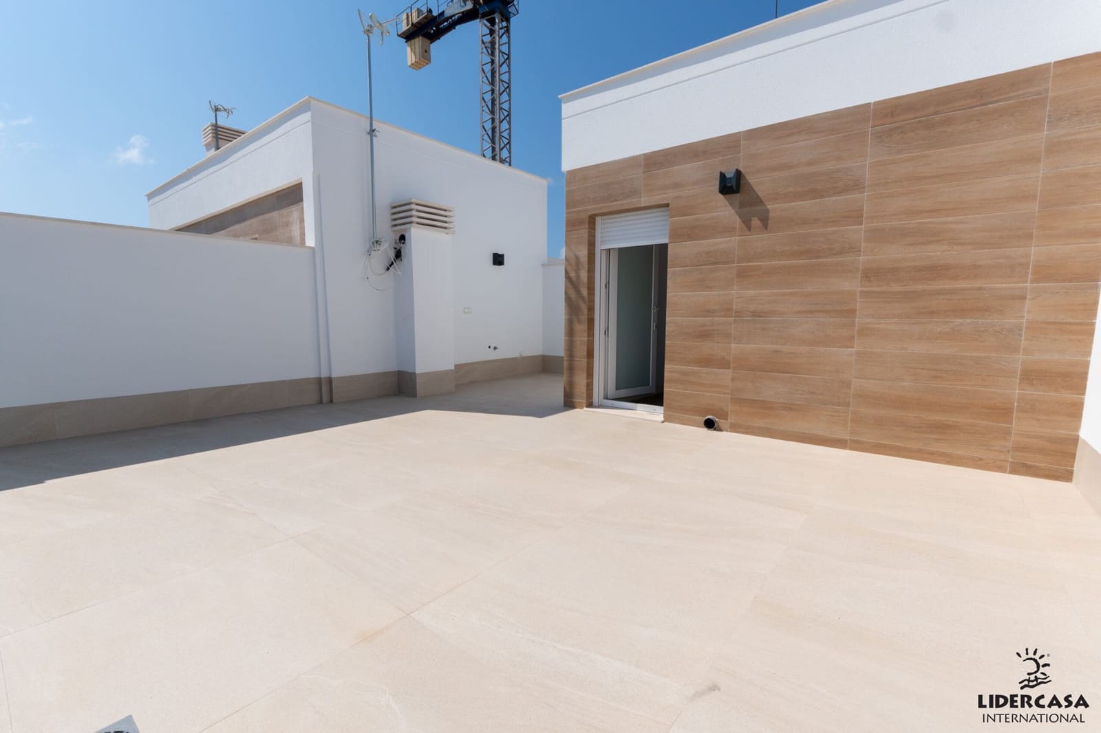 3 soveværelse Semi-Rækkehus til salg i San Pedro del Pinatar med swimmingpool - € 389.000 (Ref: 9450728)