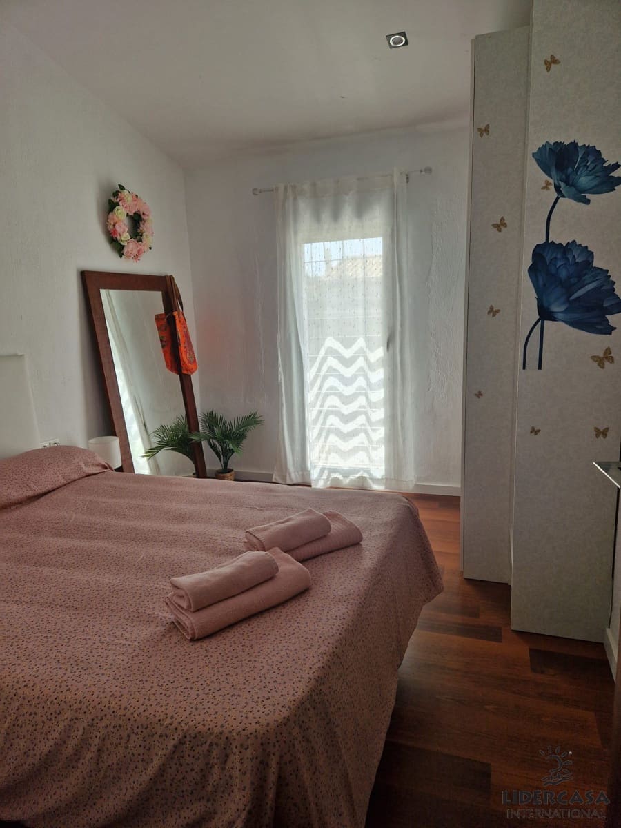 4 sypialnia Dom szeregowy na sprzedaż w Orihuela Costa z basenem garażem - 630 000 € (Ref: 9450730)