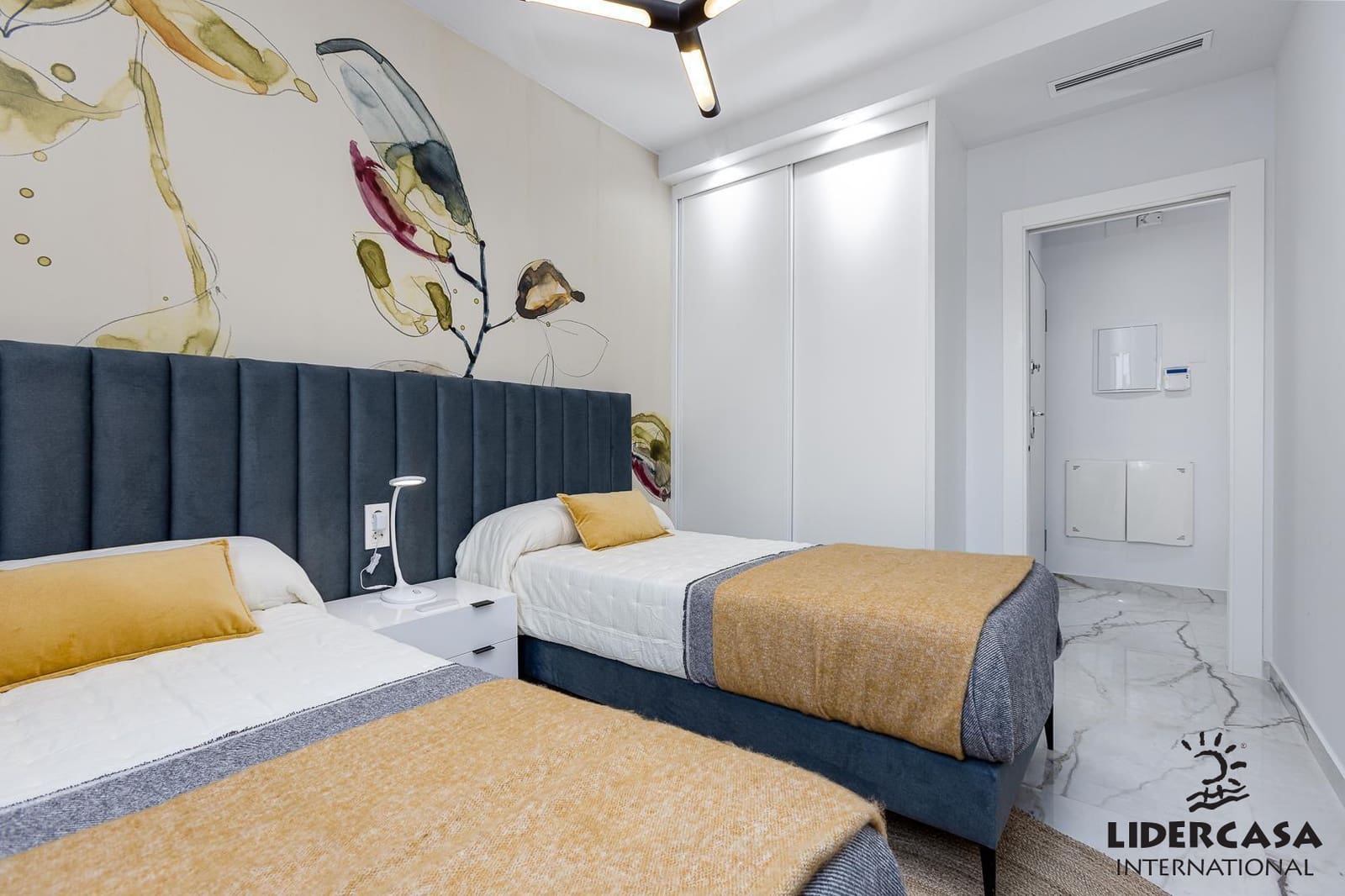 2 soverom Leilighet til salgs i Orihuela med svømmebasseng garasje - € 295 000 (Ref: 9450732)