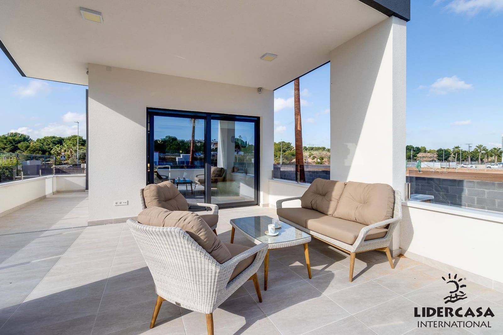 2 soverom Leilighet til salgs i Orihuela med svømmebasseng garasje - € 295 000 (Ref: 9450732)