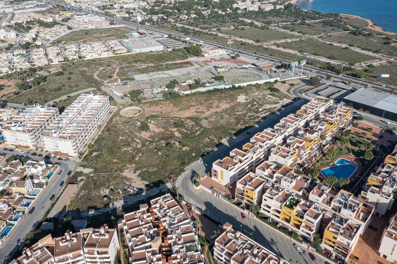 2 soverom Leilighet til salgs i Orihuela med svømmebasseng garasje - € 295 000 (Ref: 9450732)