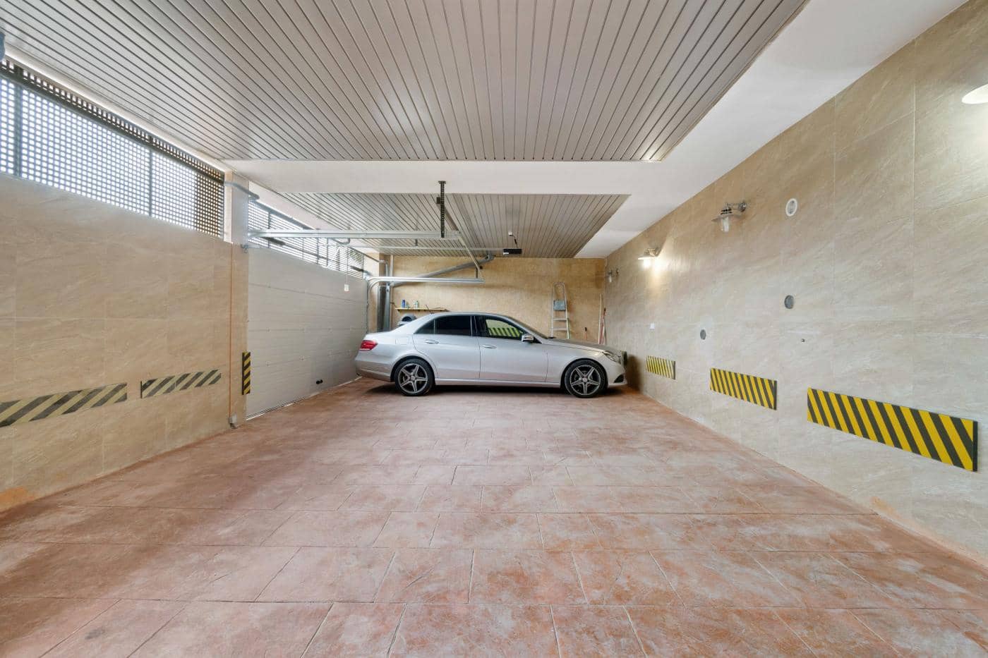 9 Zimmer Villa zu verkaufen in Orihuela mit Pool Garage - 1.900.000 € (Ref: 9450734)