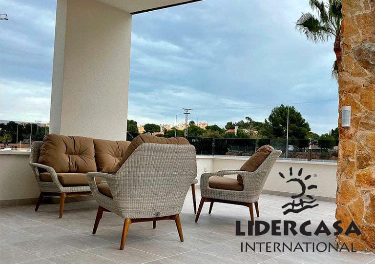 Apartamento de 2 habitaciones en Guardamar del Segura en venta con piscina garaje - 299.000 € (Ref: 9450747)