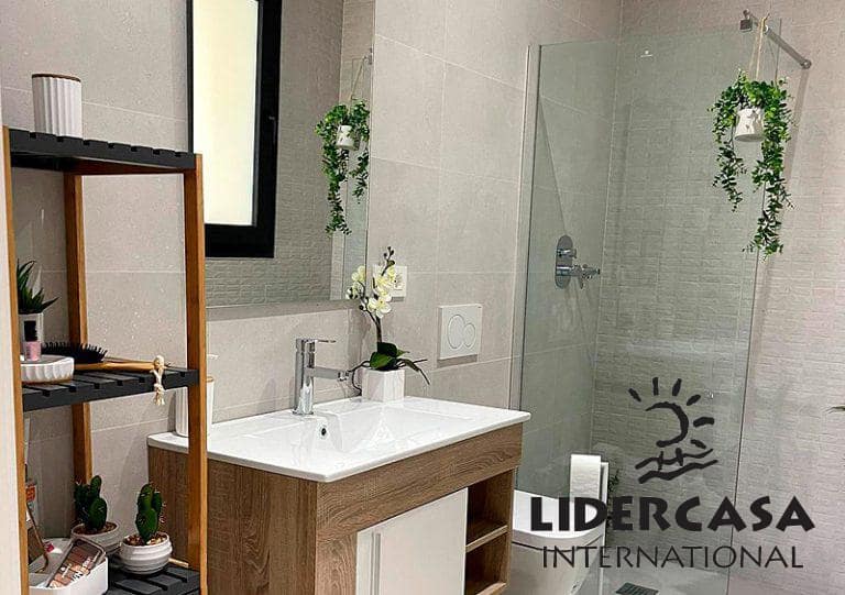 Apartamento de 2 habitaciones en Guardamar del Segura en venta con piscina garaje - 299.000 € (Ref: 9450747)