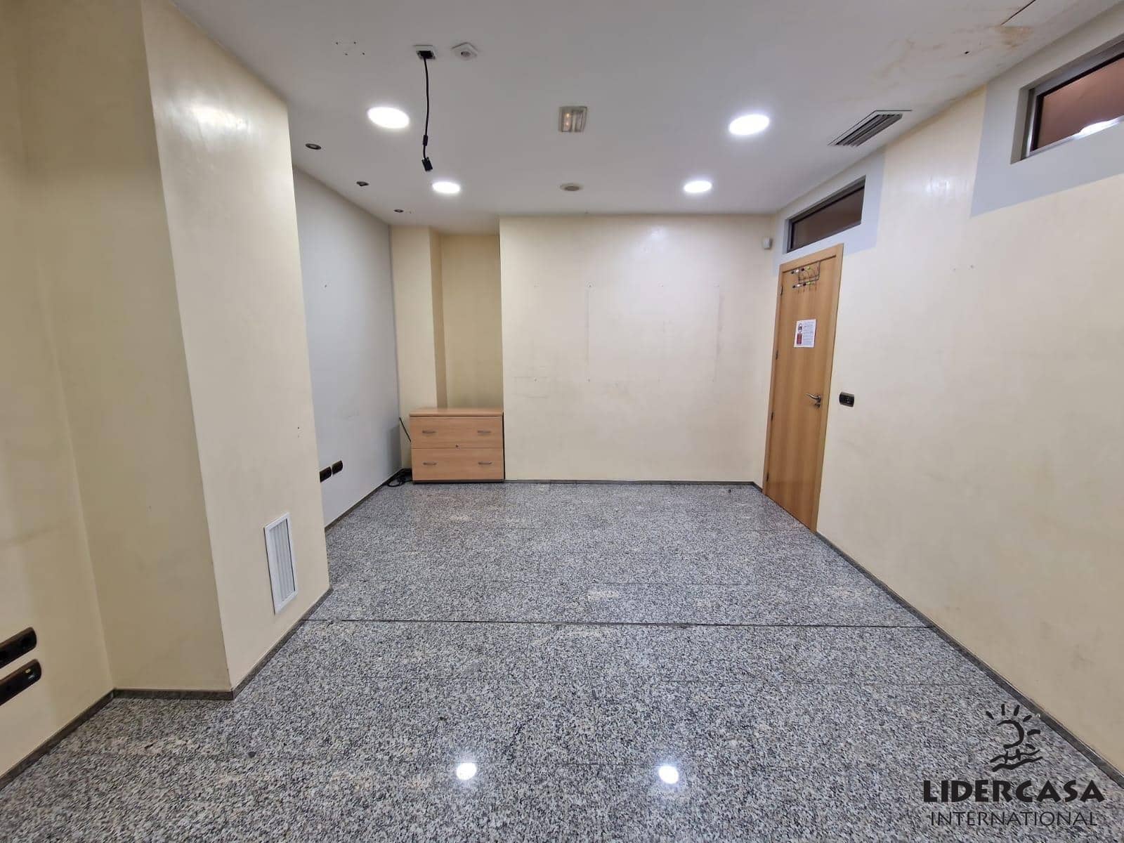 6 chambre Local Commercial à vendre à Murcie ville - 400 000 € (Ref: 9450748)