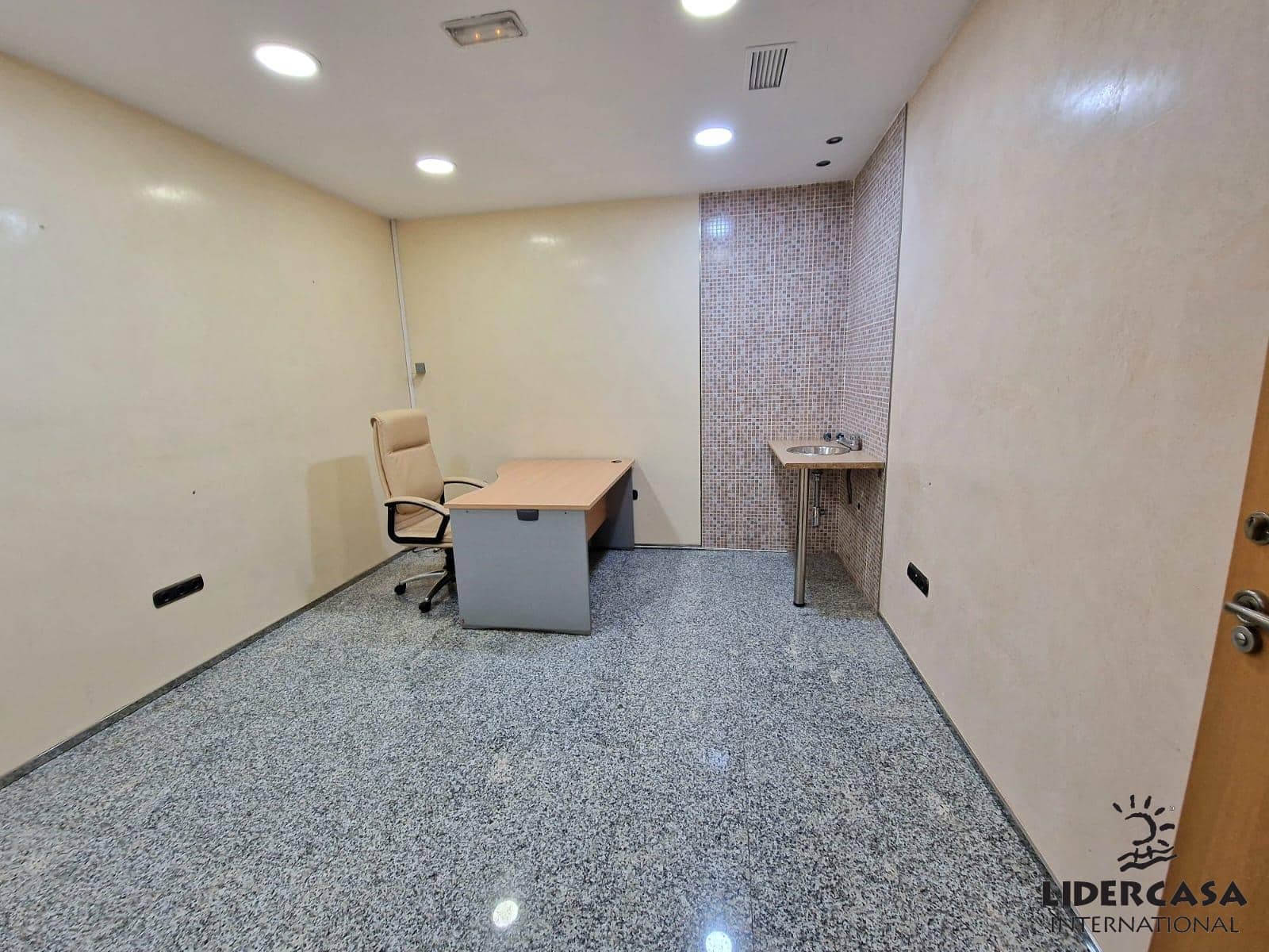 6 chambre Local Commercial à vendre à Murcie ville - 400 000 € (Ref: 9450748)