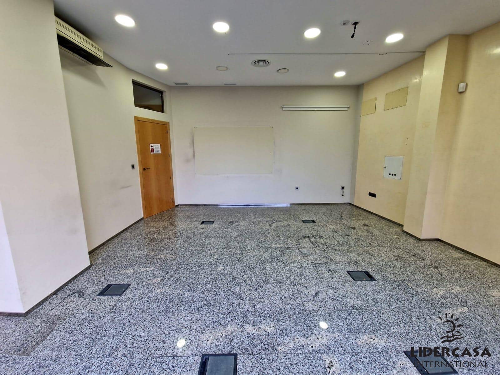 6 chambre Local Commercial à vendre à Murcie ville - 400 000 € (Ref: 9450748)