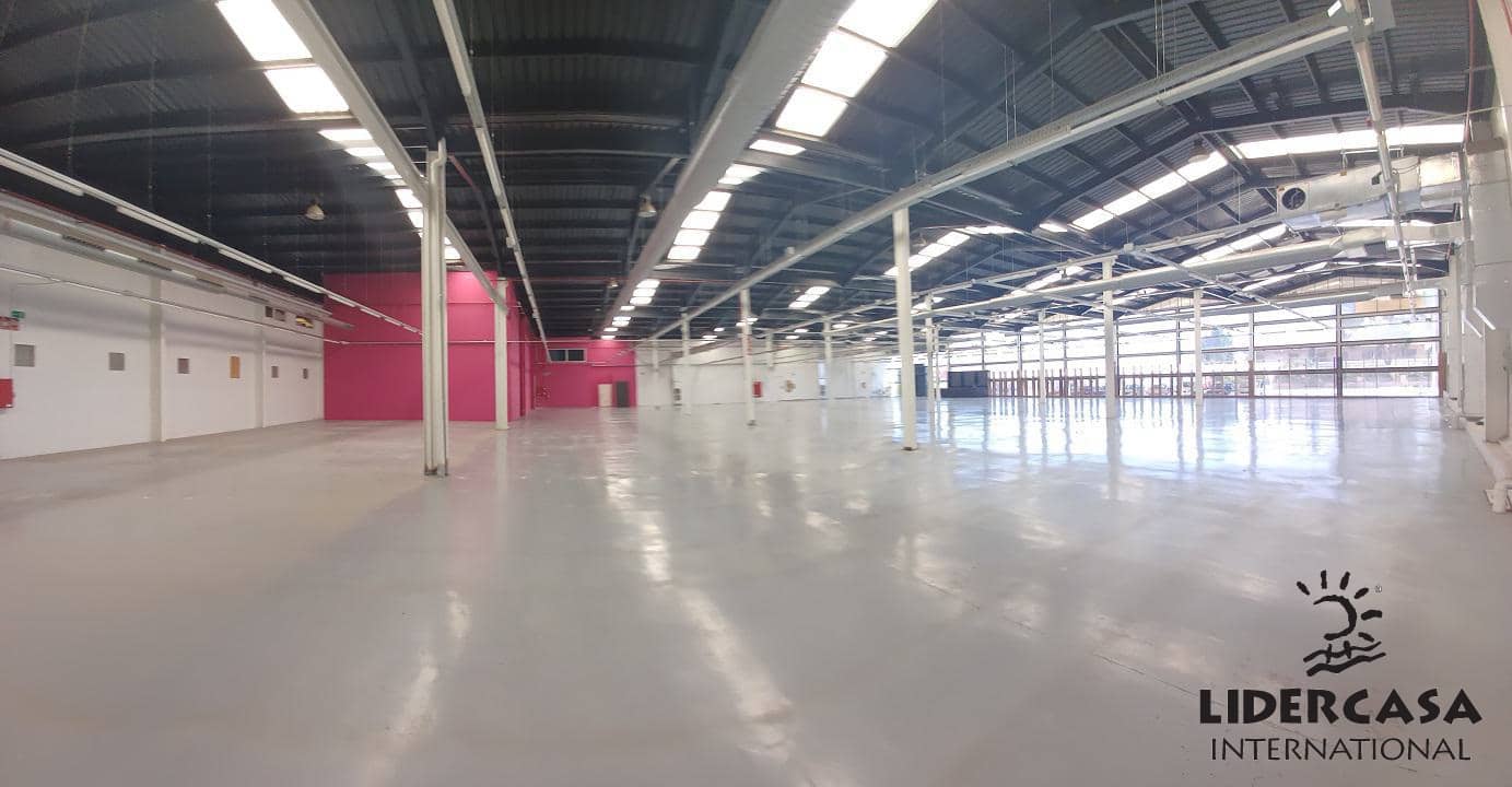 Commercial for sale in San Javier with garage - € 2,116,000 (Ref: 9450755)