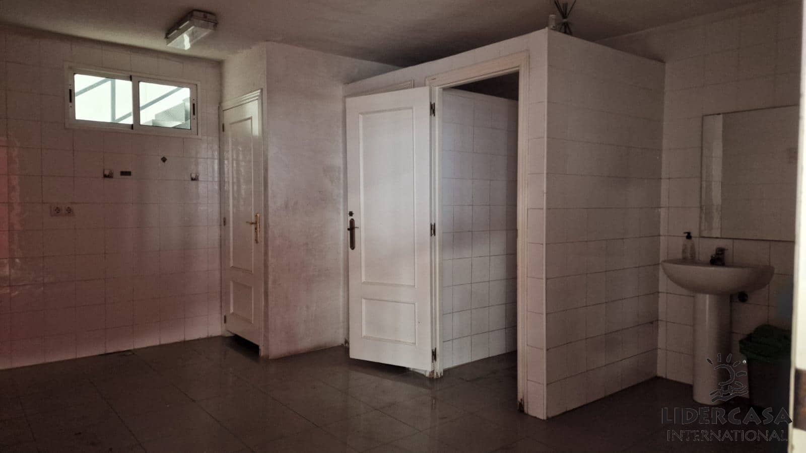 Commercial for sale in San Javier with garage - € 2,116,000 (Ref: 9450755)