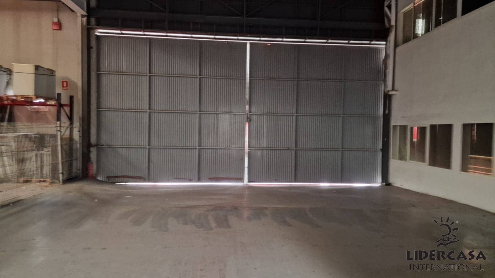 Commercial for sale in San Javier with garage - € 2,116,000 (Ref: 9450755)