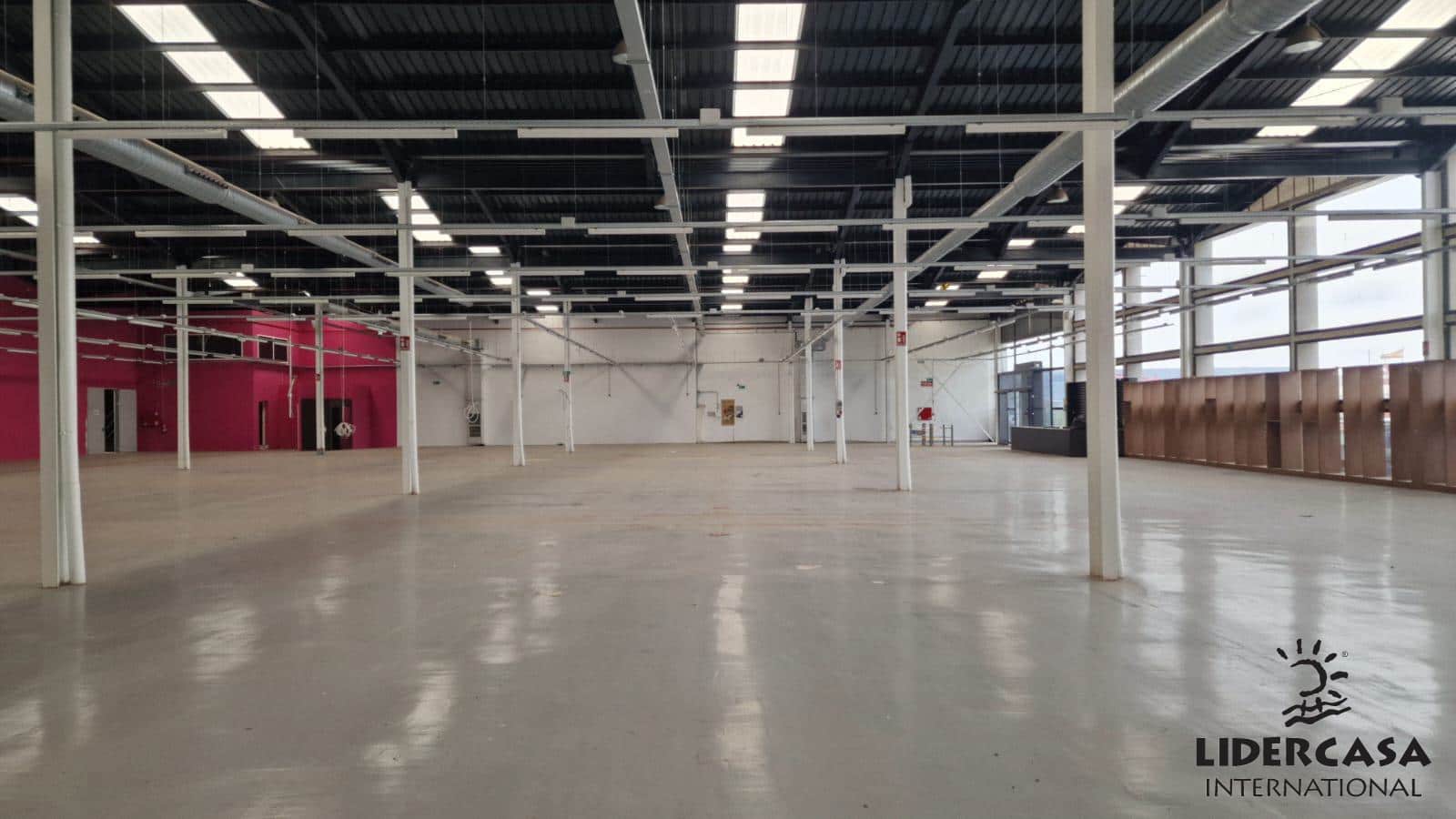 Commercial for sale in San Javier with garage - € 2,116,000 (Ref: 9450755)