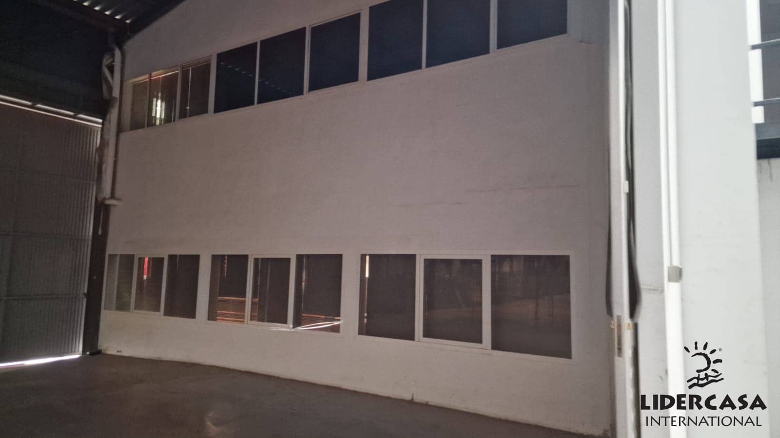 Commercial for sale in San Javier with garage - € 2,116,000 (Ref: 9450755)