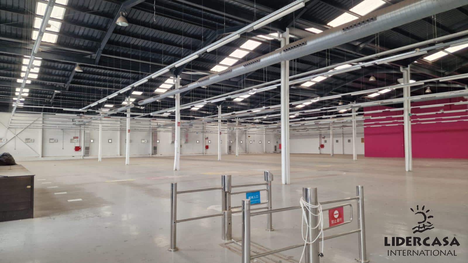 Commercial for sale in San Javier with garage - € 2,116,000 (Ref: 9450755)