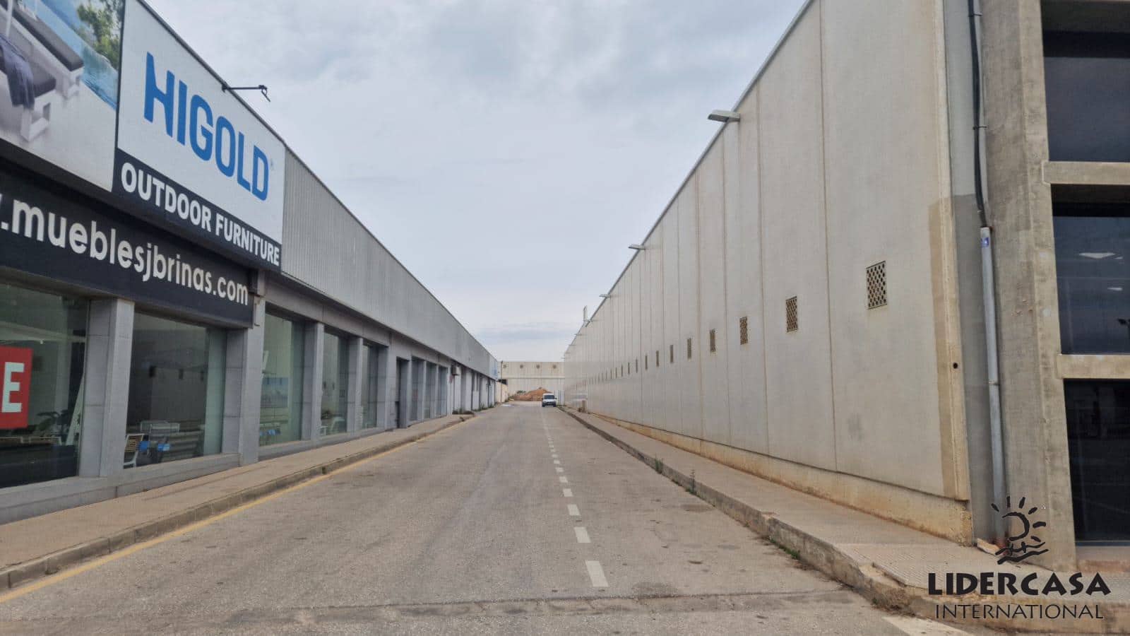 Commercial for sale in San Javier with garage - € 2,116,000 (Ref: 9450755)