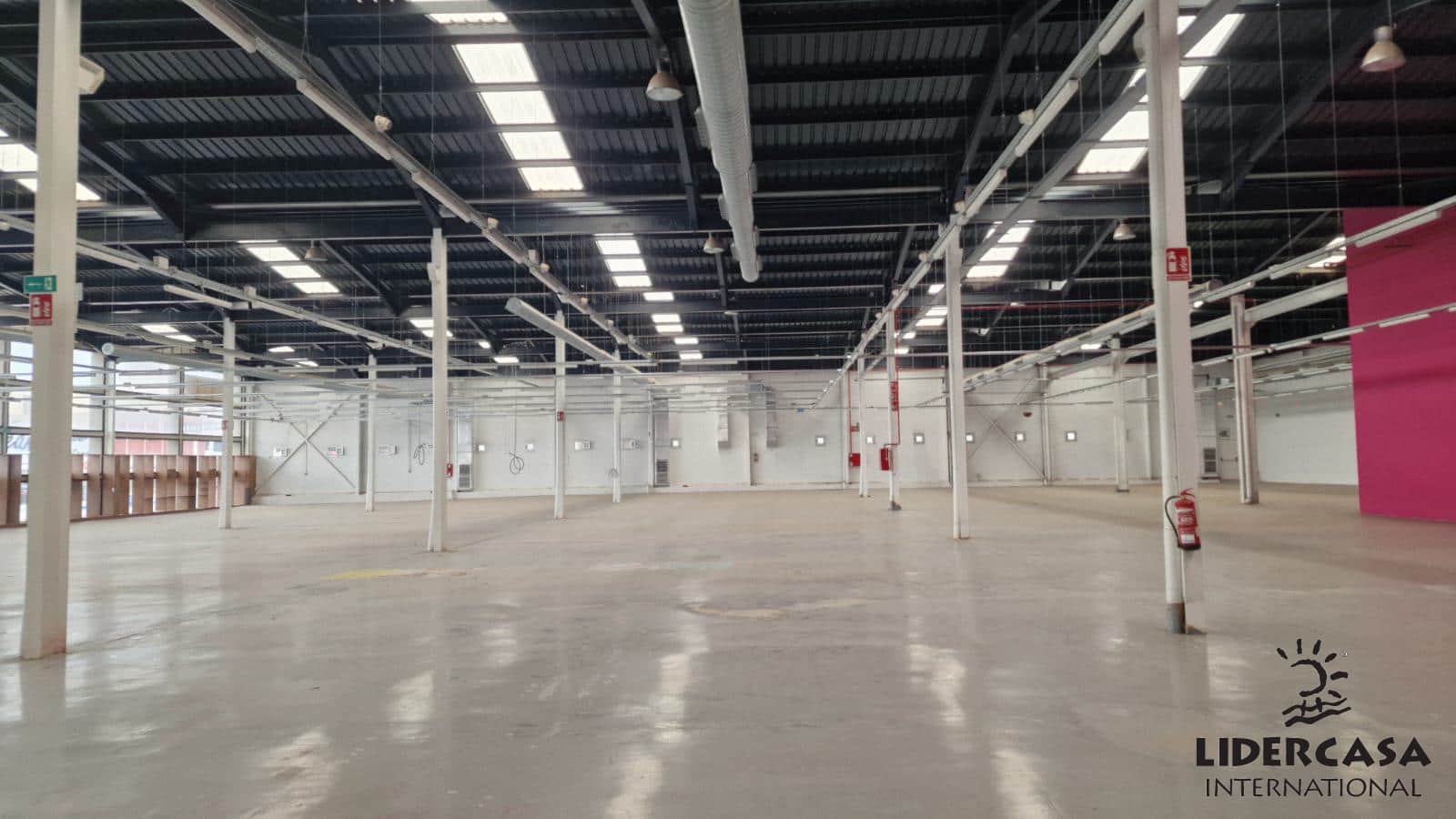 Commercial for sale in San Javier with garage - € 2,116,000 (Ref: 9450755)