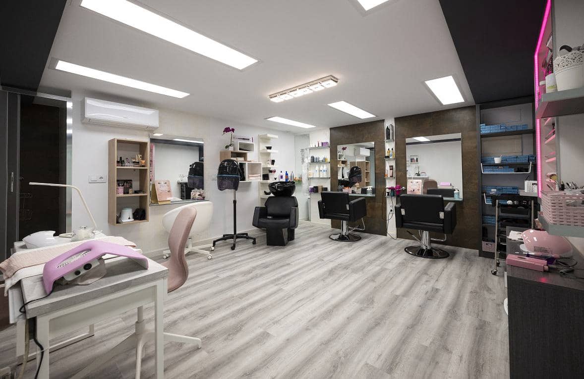 4 soverom Villa til salgs i Avileses med svømmebasseng garasje - € 1 850 000 (Ref: 9450759)