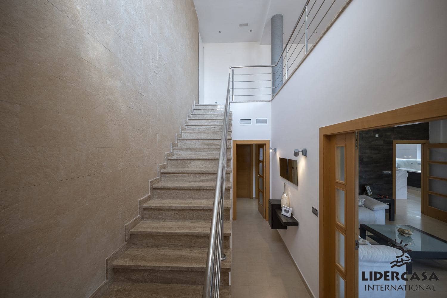 4 soverom Villa til salgs i Avileses med svømmebasseng garasje - € 1 850 000 (Ref: 9450759)