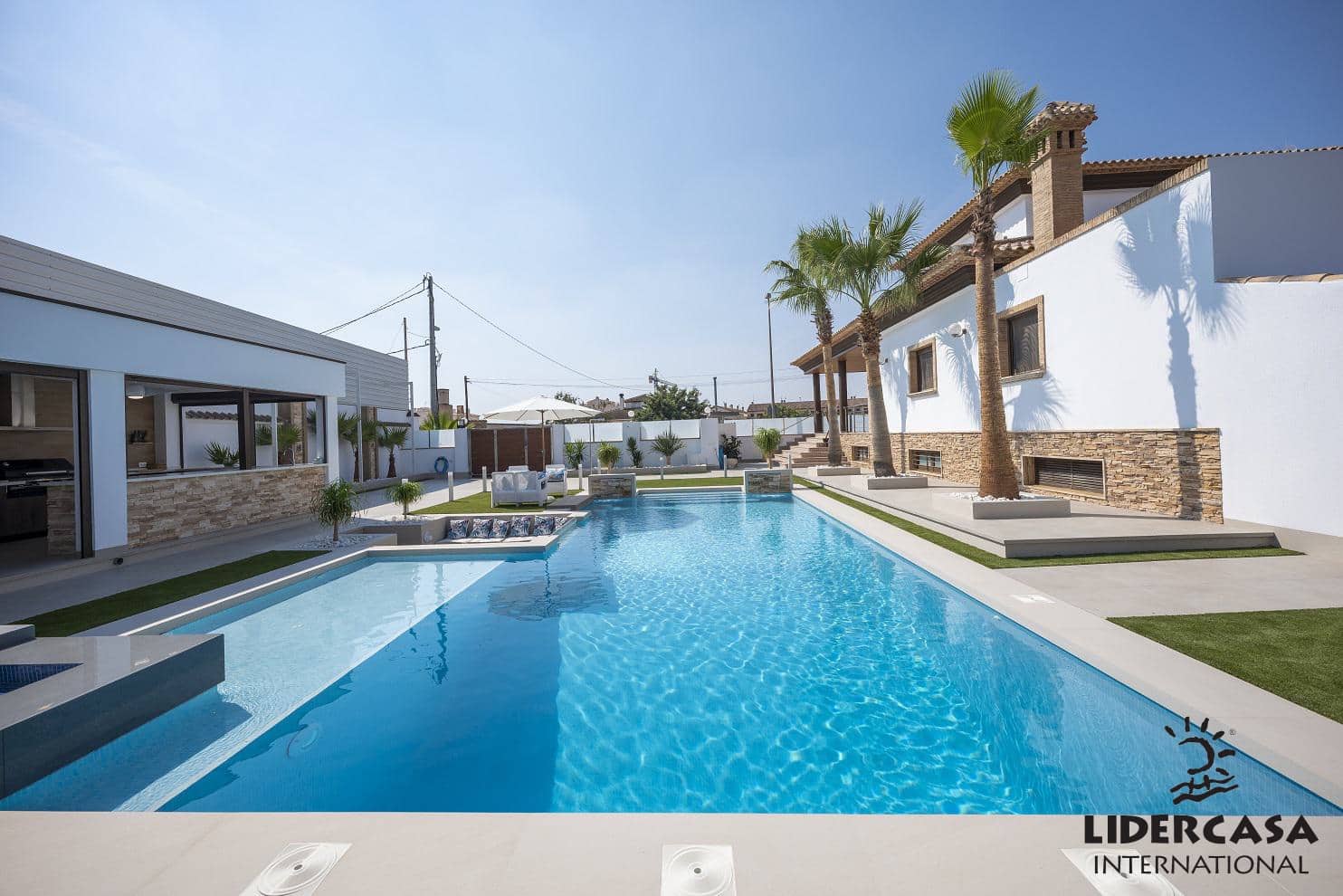 4 soverom Villa til salgs i Avileses med svømmebasseng garasje - € 1 850 000 (Ref: 9450759)