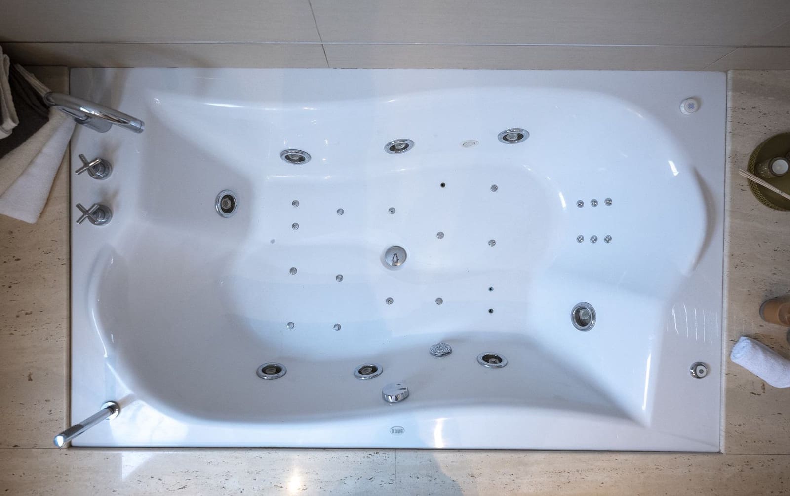 4 soverom Villa til salgs i Avileses med svømmebasseng garasje - € 1 850 000 (Ref: 9450759)