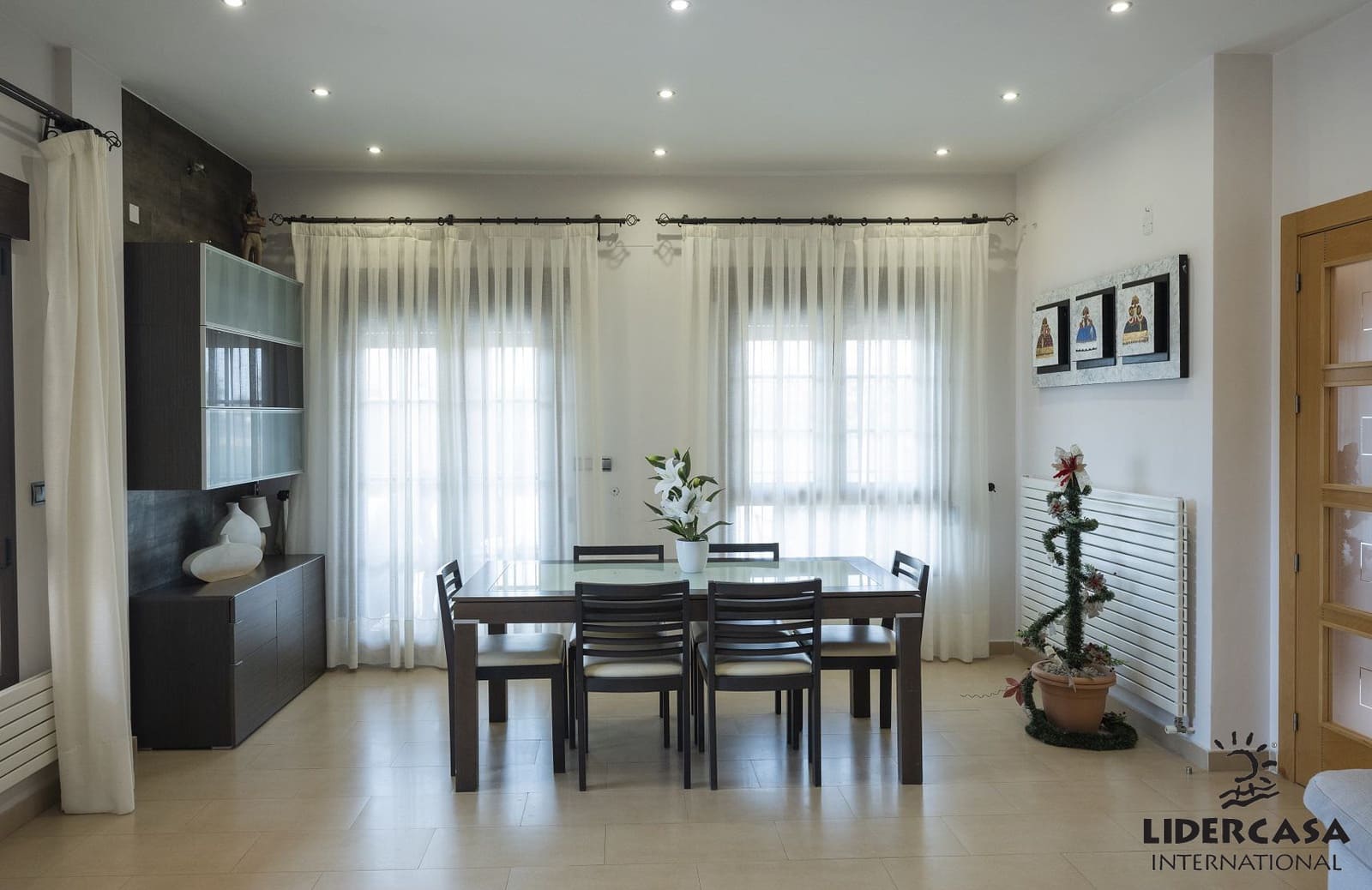 4 soverom Villa til salgs i Avileses med svømmebasseng garasje - € 1 850 000 (Ref: 9450759)