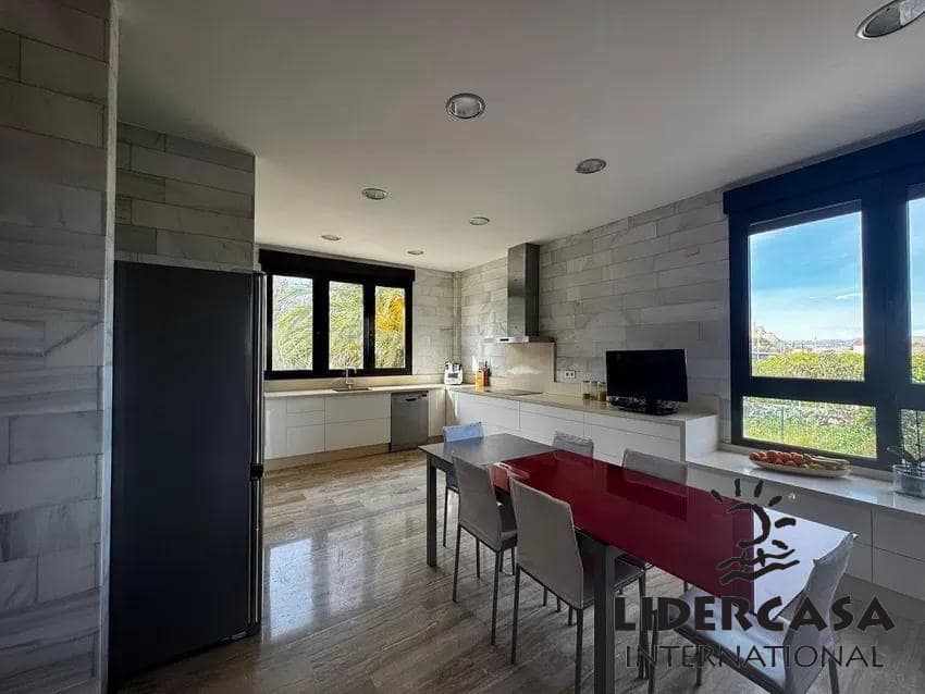 5 quarto Moradia para venda em Casillas com piscina garagem - 790 000 € (Ref: 9450760)