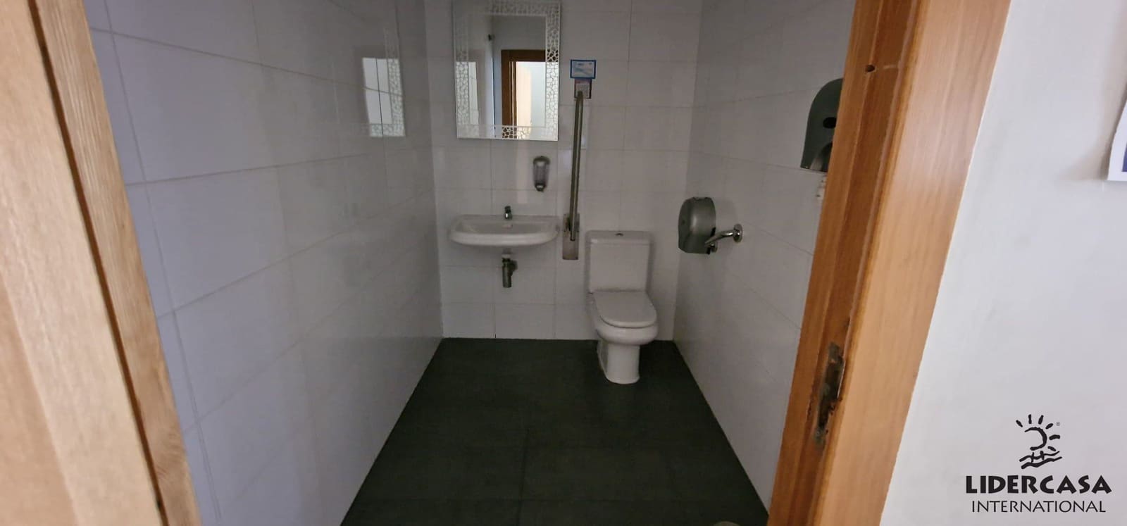 Commercieel te koop in Alcantarilla - € 89.950 (Ref: 9450763)