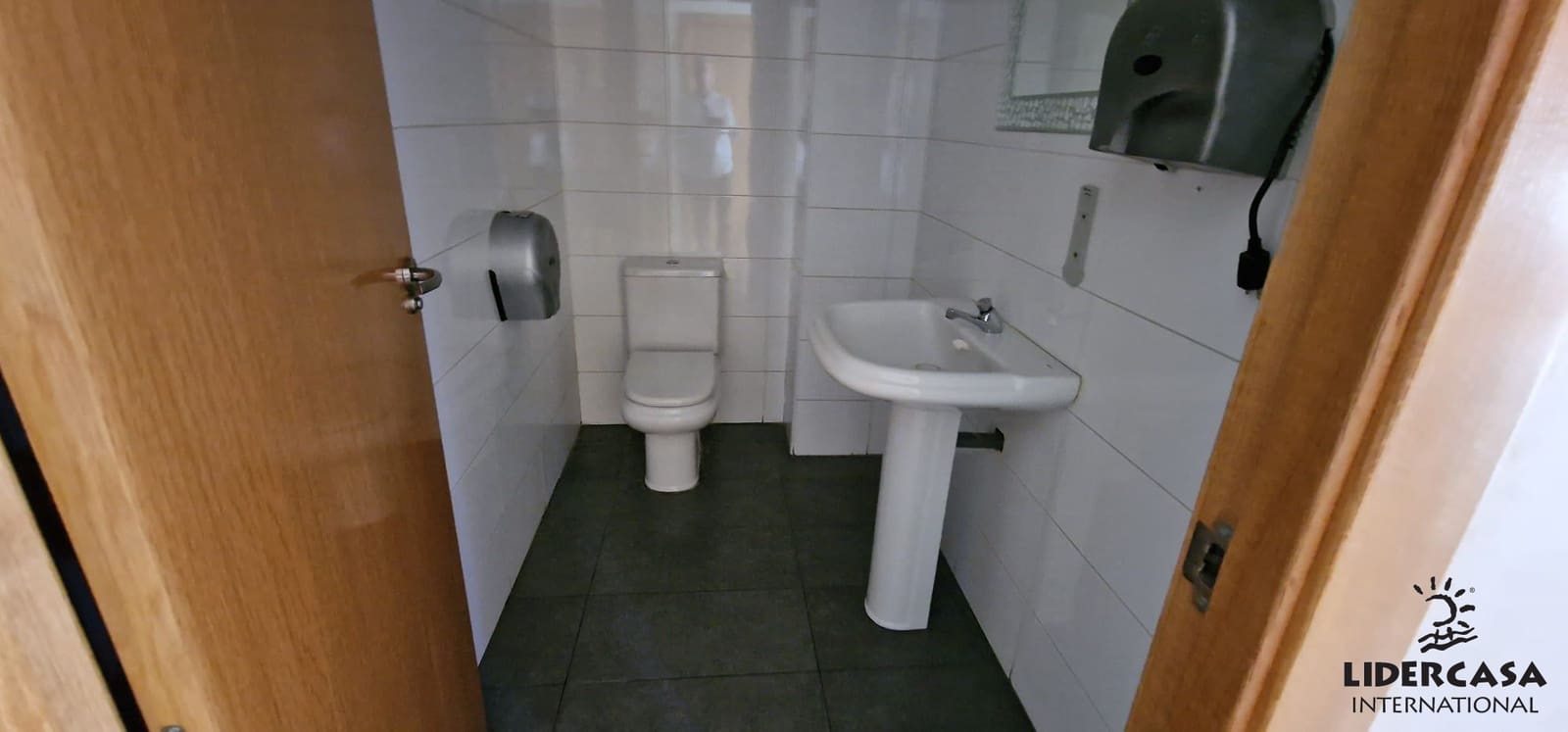 Commercieel te koop in Alcantarilla - € 89.950 (Ref: 9450763)