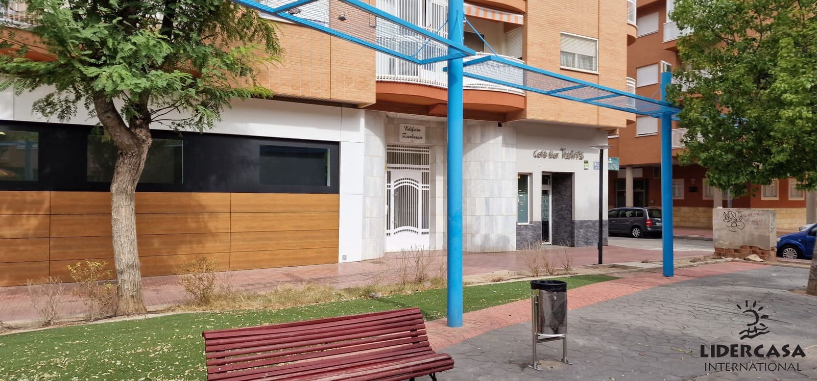 Commercieel te koop in Alcantarilla - € 89.950 (Ref: 9450763)