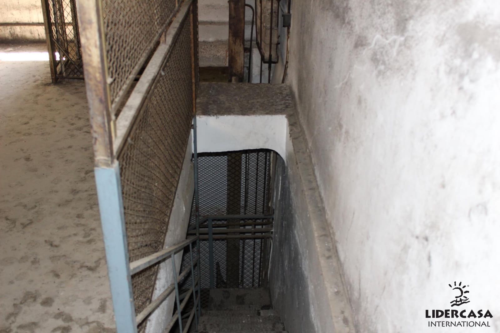 Kommersiell till salu i Murcia stad med garage - 400 000 € (Ref: 9450764)