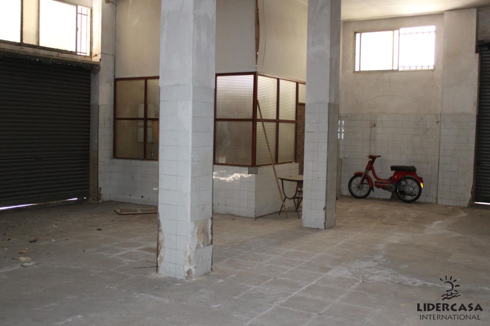 Kommersiell till salu i Murcia stad med garage - 400 000 € (Ref: 9450764)