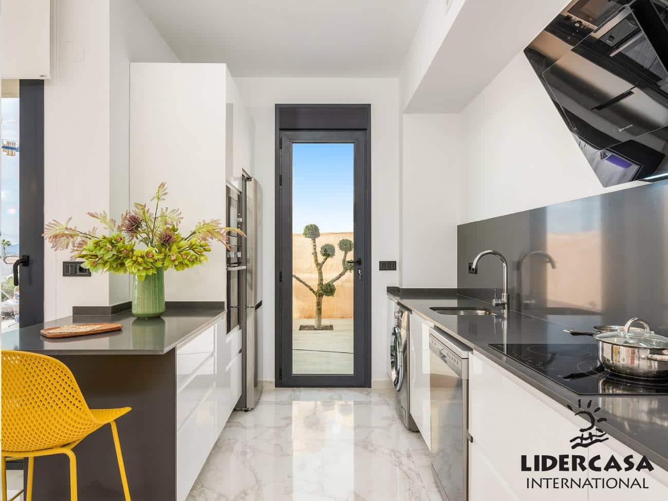 3 soverom Rekkehus til salgs i Benijofar med svømmebasseng garasje - € 350 000 (Ref: 9450771)