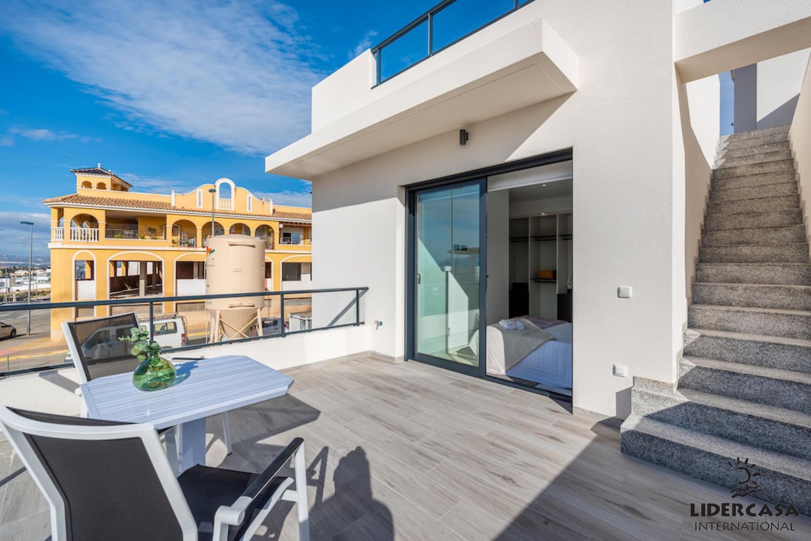 3 soverom Rekkehus til salgs i Benijofar med svømmebasseng garasje - € 350 000 (Ref: 9450771)