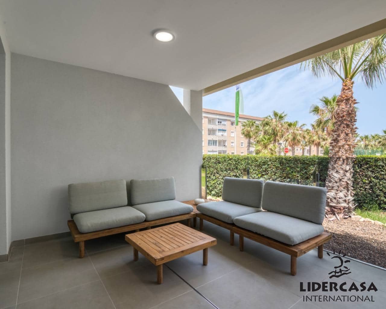 3 makuuhuone Kattohuoneisto myytävänä paikassa Torrevieja mukana uima-altaan 
autotalli - 339 000 € (Ref: 9450773)