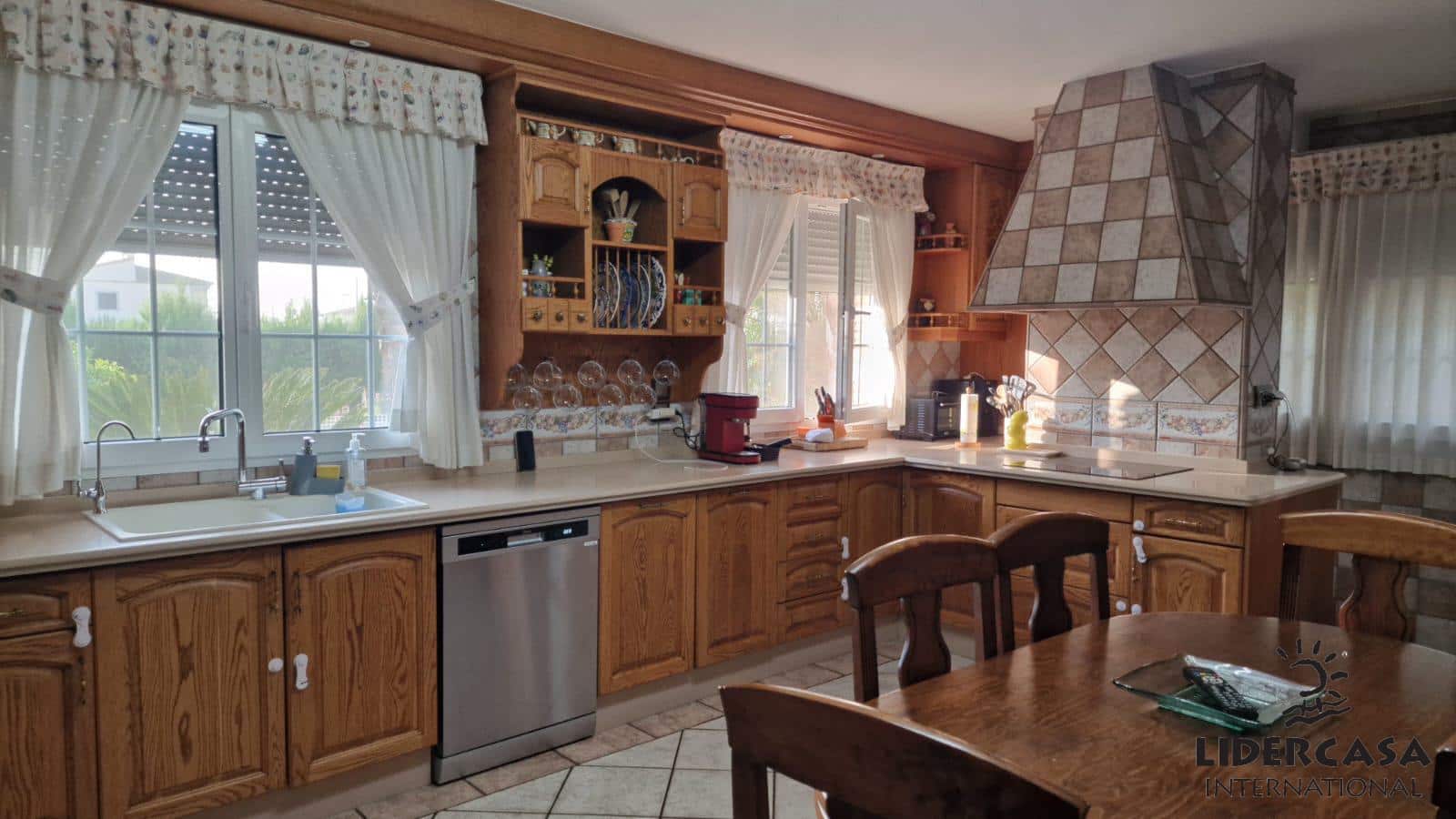 5 soverom Villa til salgs i El Raal med svømmebasseng garasje - € 649 950 (Ref: 9450777)