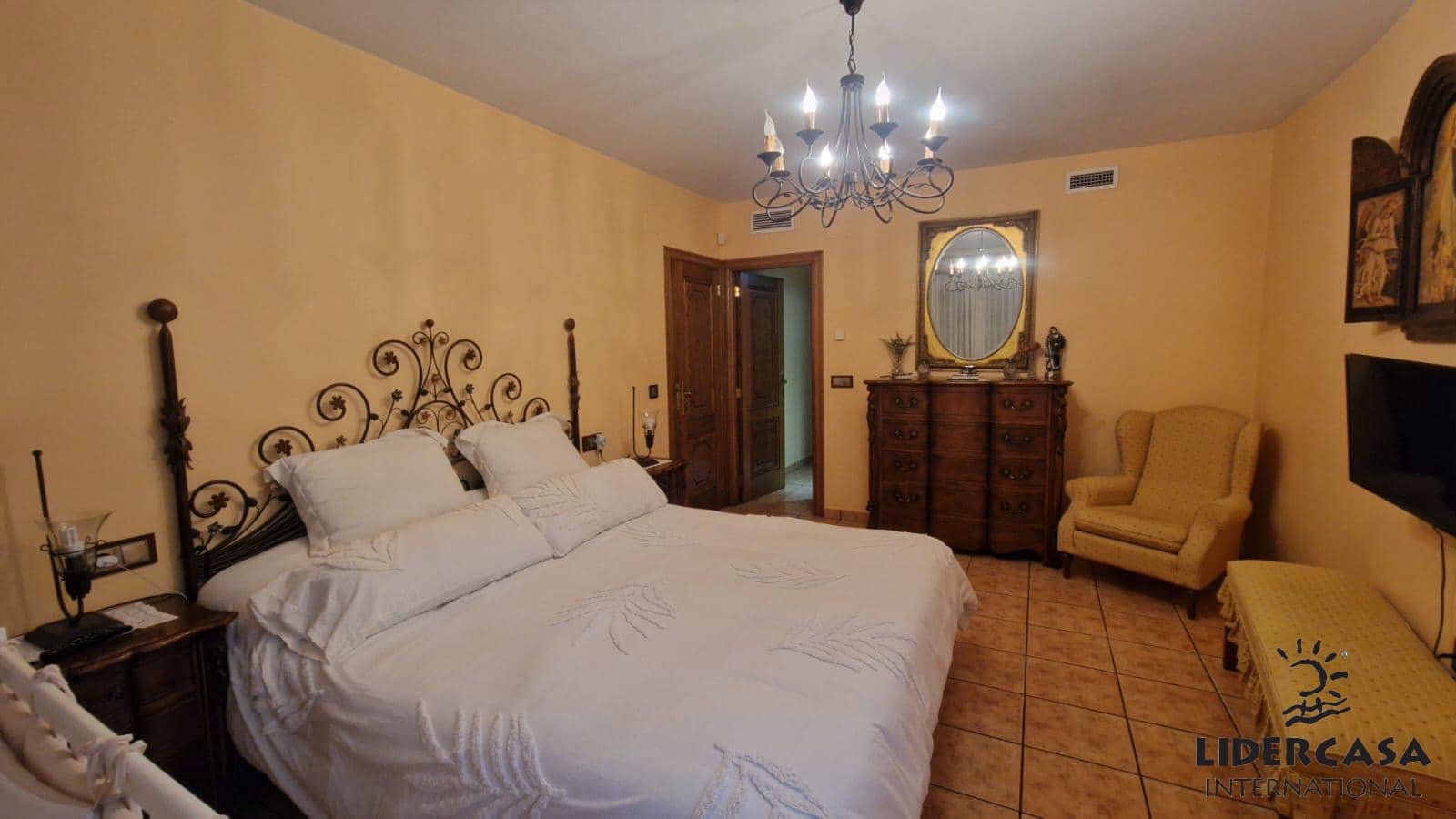 5 soverom Villa til salgs i El Raal med svømmebasseng garasje - € 649 950 (Ref: 9450777)