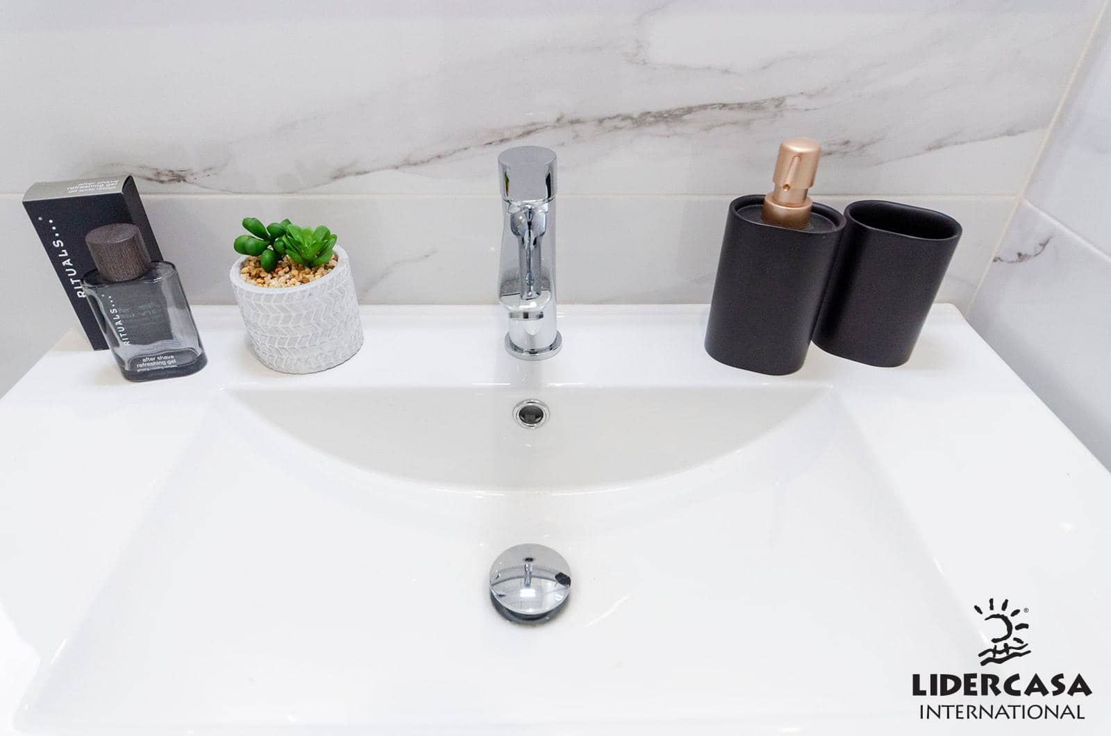 3 bedroom Semi-detached Villa for sale in Torrevieja with pool garage - € 385,000 (Ref: 9450781)